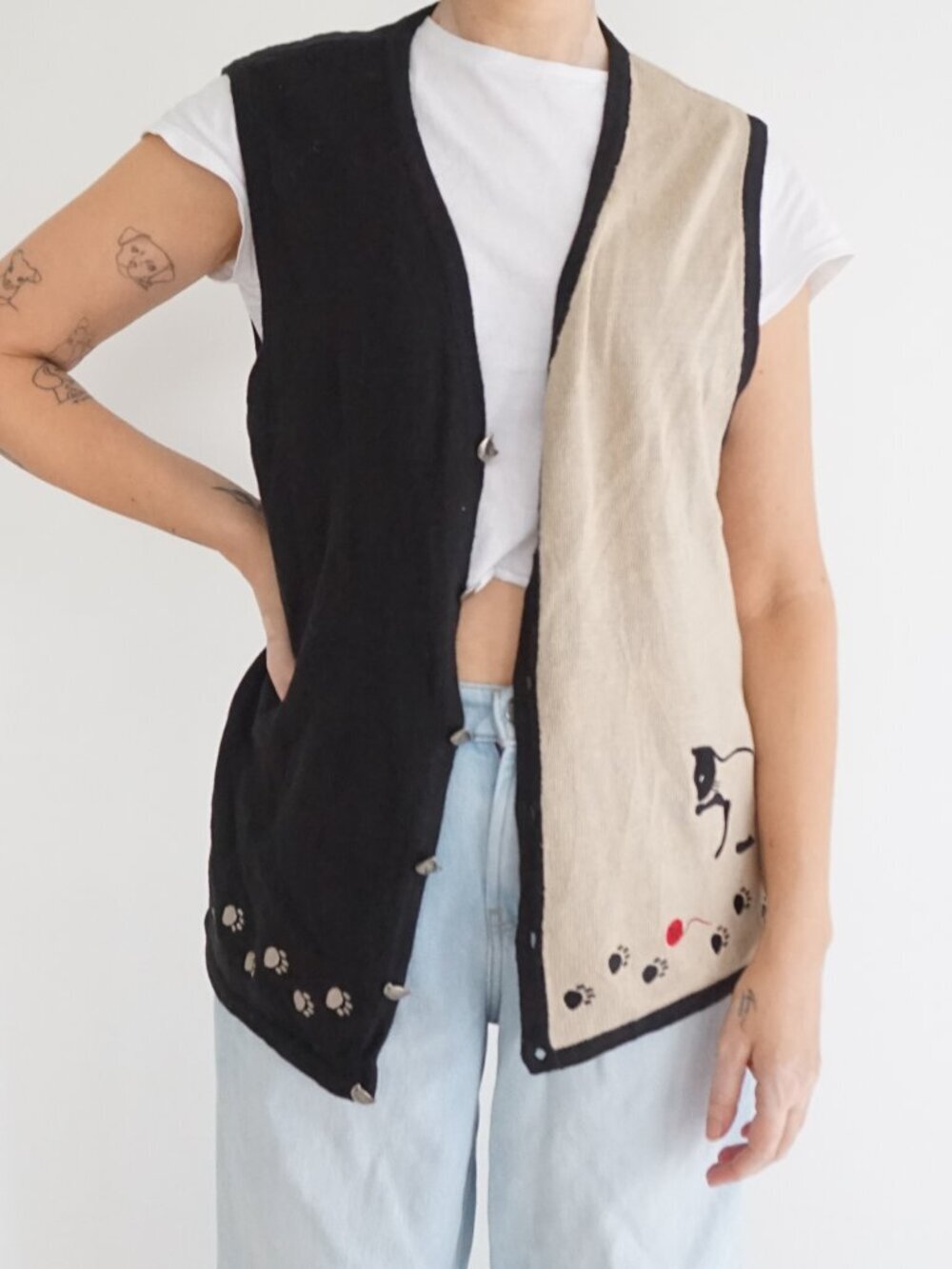CJ Banks Black Cream Colorblock Cat Paw Print Novelty Button Knit Vest XL